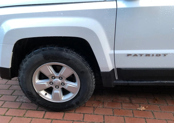 Jeep Patriot cena 44900 przebieg: 184000, rok produkcji 2014 z Lublin małe 379